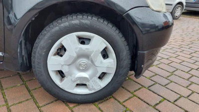 Toyota Yaris 16V cat 5 porte '03 (16)