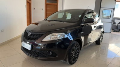 Lancia Ypsilon 1.2 69 CV 5 porte Silver usata