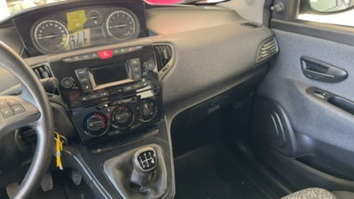 Lancia Ypsilon 1.2 69 CV 5 porte Silver (10)
