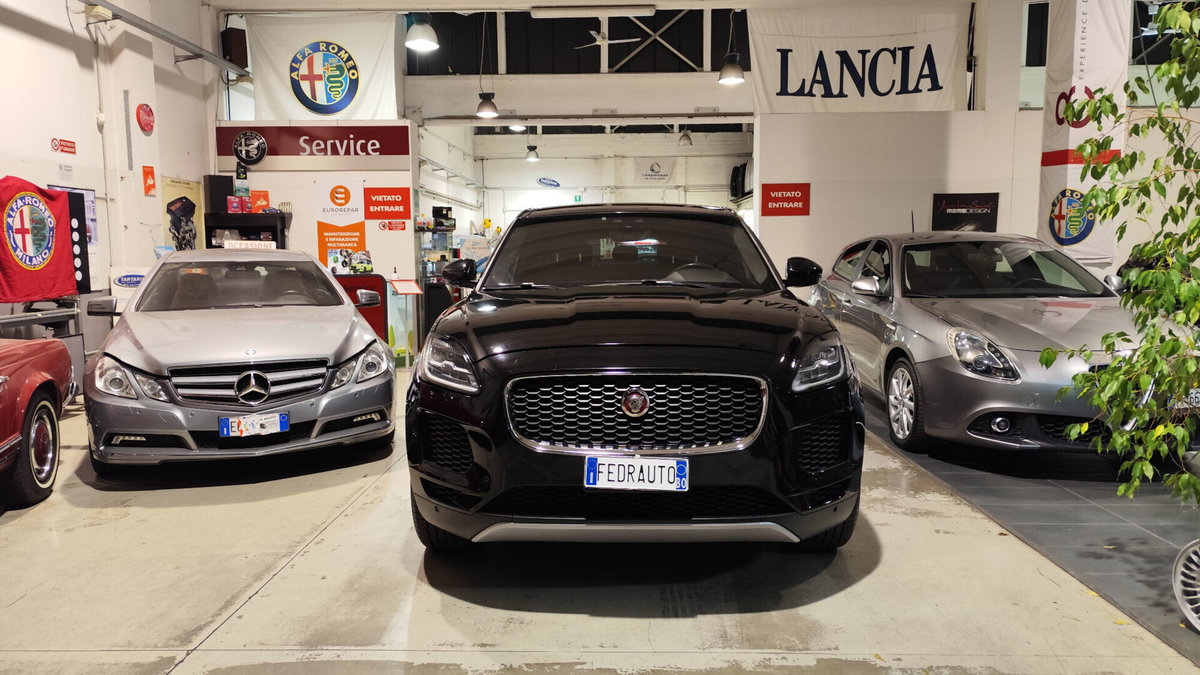 Jaguar E-Pace 2.0D 150 CV S (2)
