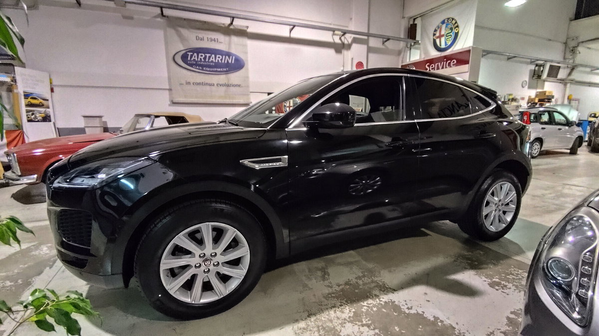 Jaguar E-Pace 2.0D 150 CV S (3)