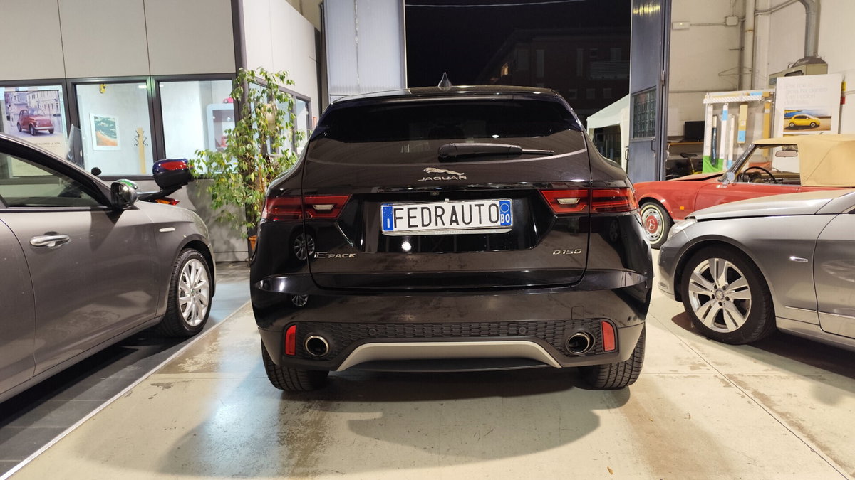 Jaguar E-Pace 2.0D 150 CV S (5)