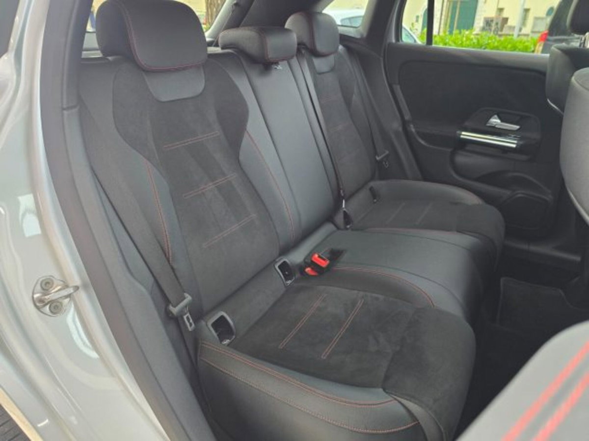 Mercedes-Benz GLA SUV 200 d AMG Line Premium Plus 4matic auto (11)