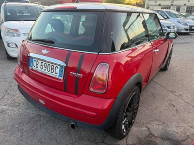 MINI Mini 1.6 16V Cooper (2)