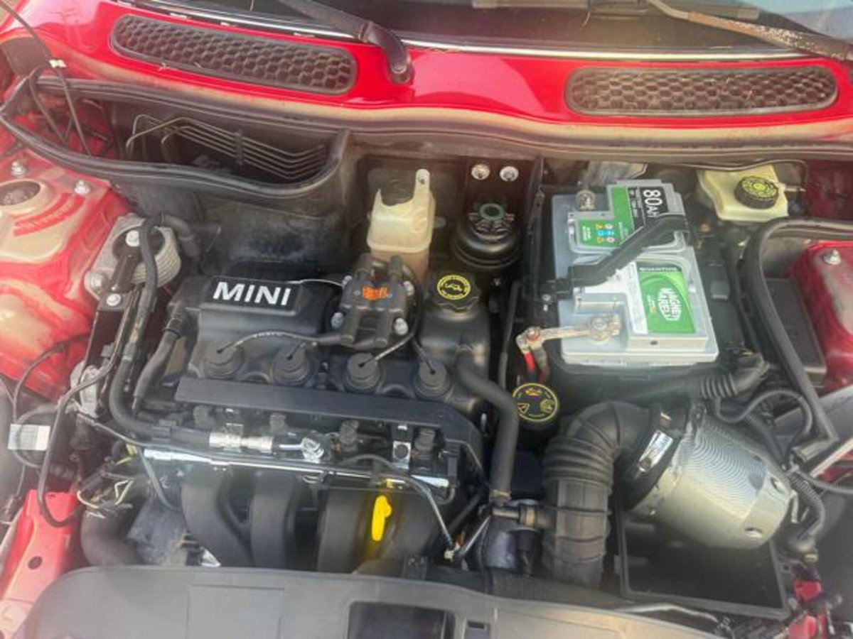 MINI Mini 1.6 16V Cooper (10)