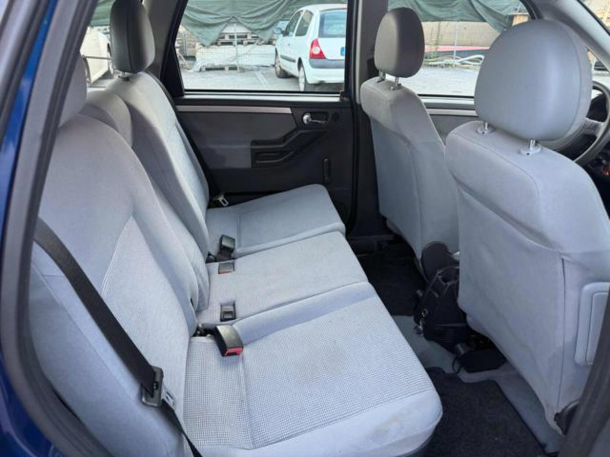 Opel Meriva 1.6 16V Cosmo (13)