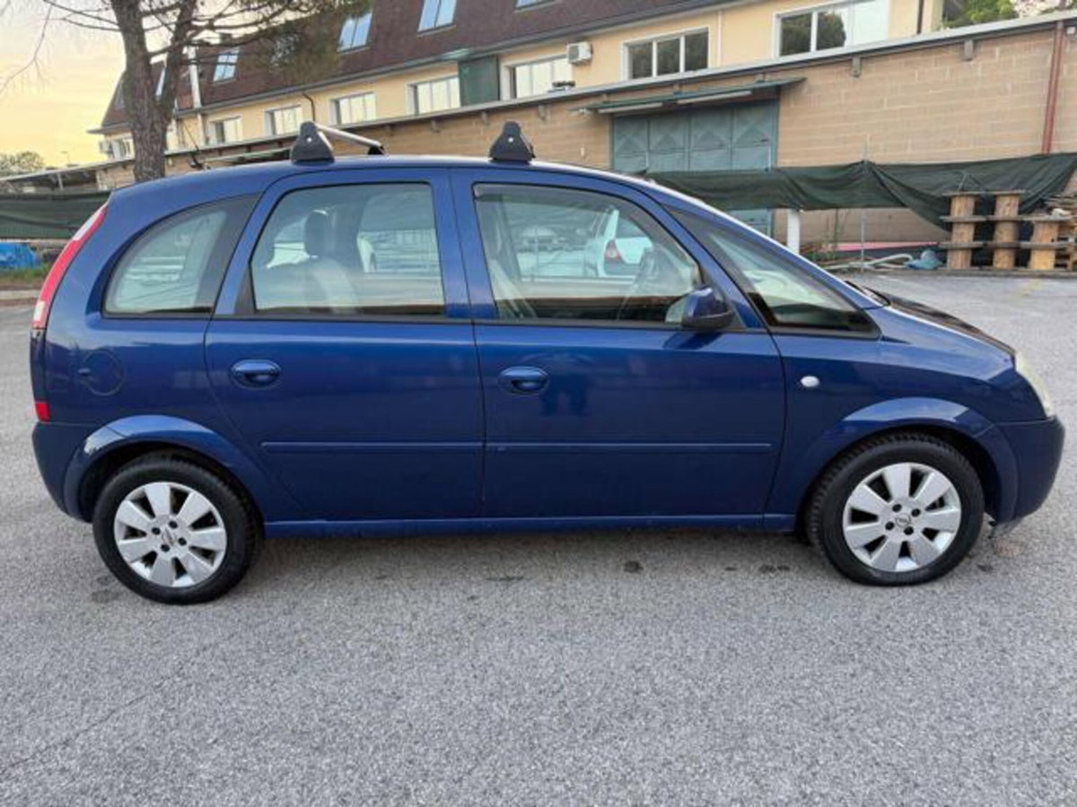 Opel Meriva 1.6 16V Cosmo (17)