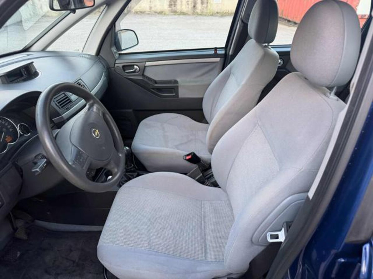 Opel Meriva 1.6 16V Cosmo (5)