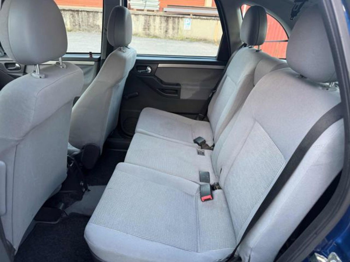 Opel Meriva 1.6 16V Cosmo (7)