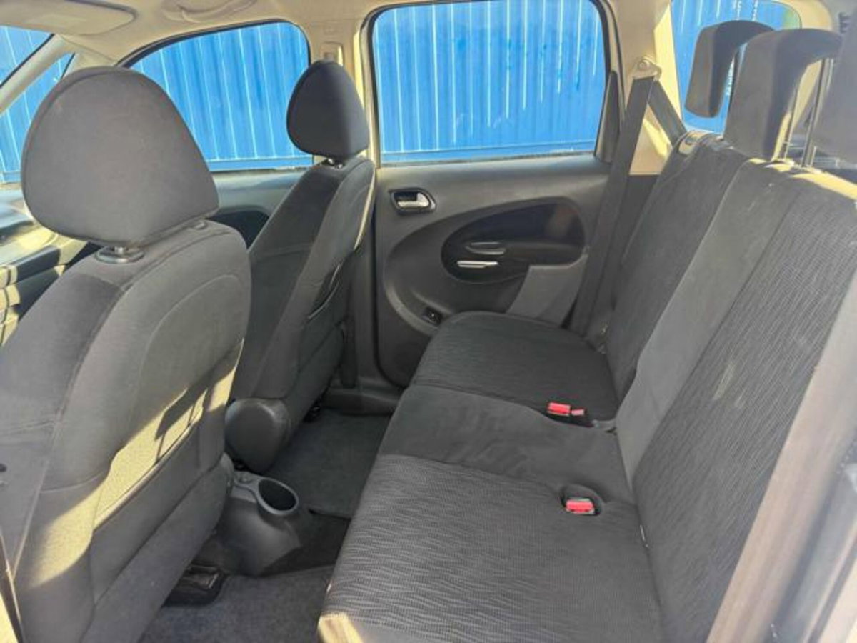 Citroen C3 Picasso 1.6 HDi 90 Exclusive Theatre (7)