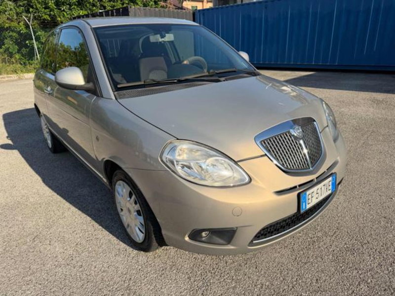 Lancia Ypsilon 1.3 MJT 75 CV Diva