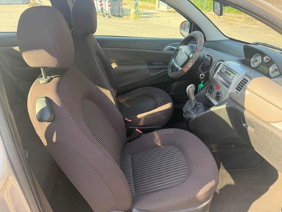 Lancia Ypsilon 1.3 MJT 75 CV Diva (4)