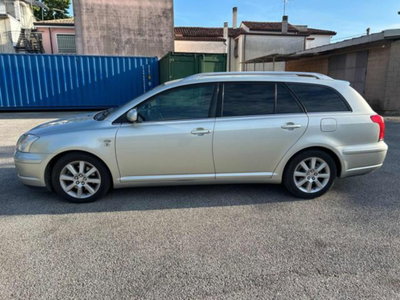 Toyota Avensis Station Wagon 2.0 D-4D 16V Station Wagon (17)