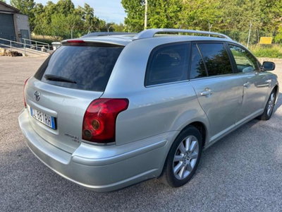 Toyota Avensis Station Wagon 2.0 D-4D 16V Station Wagon (7)