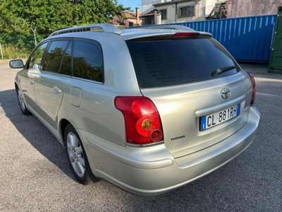 Toyota Avensis Station Wagon 2.0 D-4D 16V Station Wagon (9)