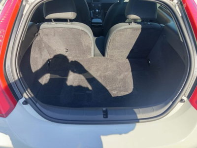 Volvo C30 D2 R-Design (8)