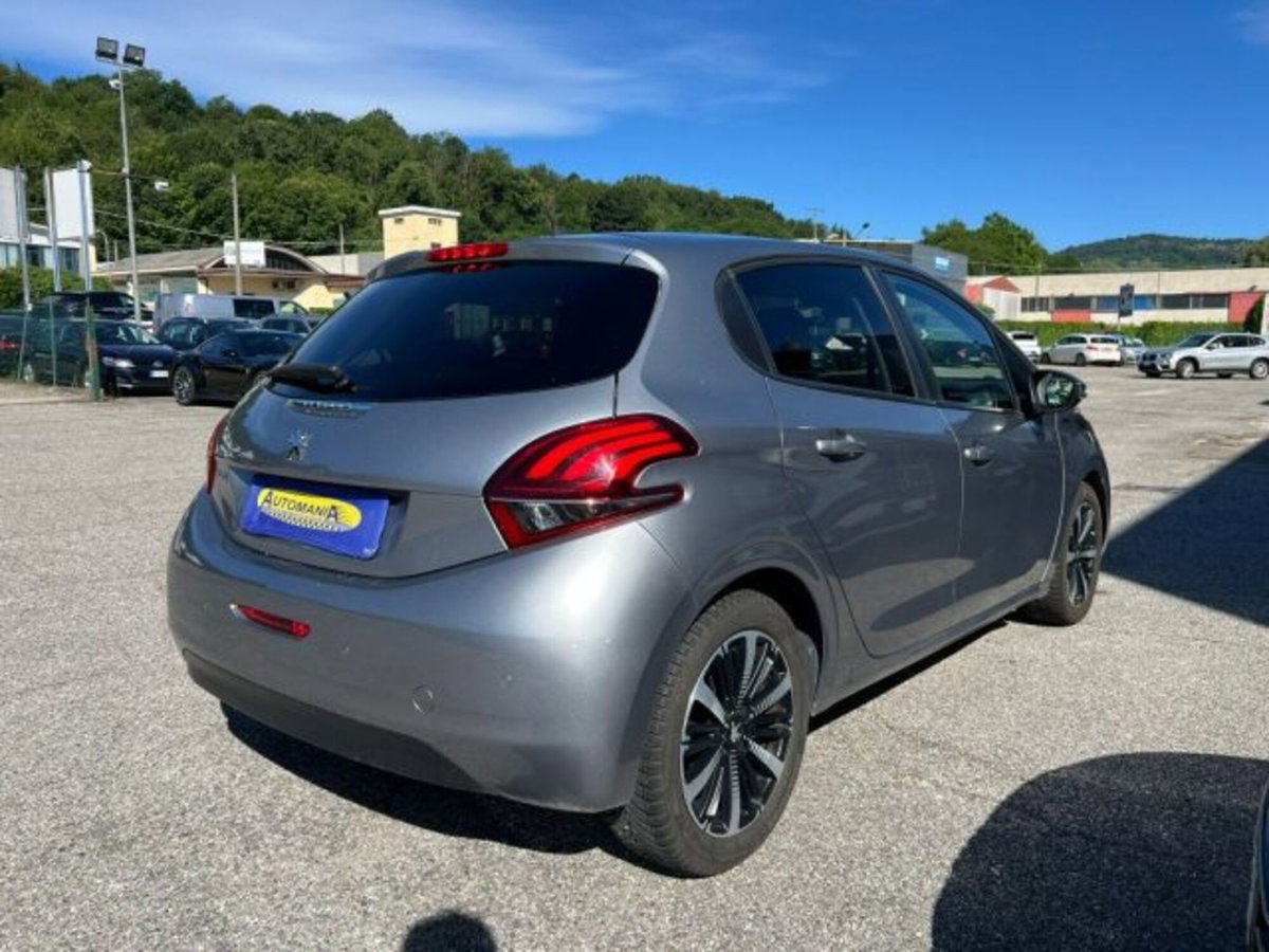 Peugeot 208 82 Stop&Start 5 porte Signature (10)