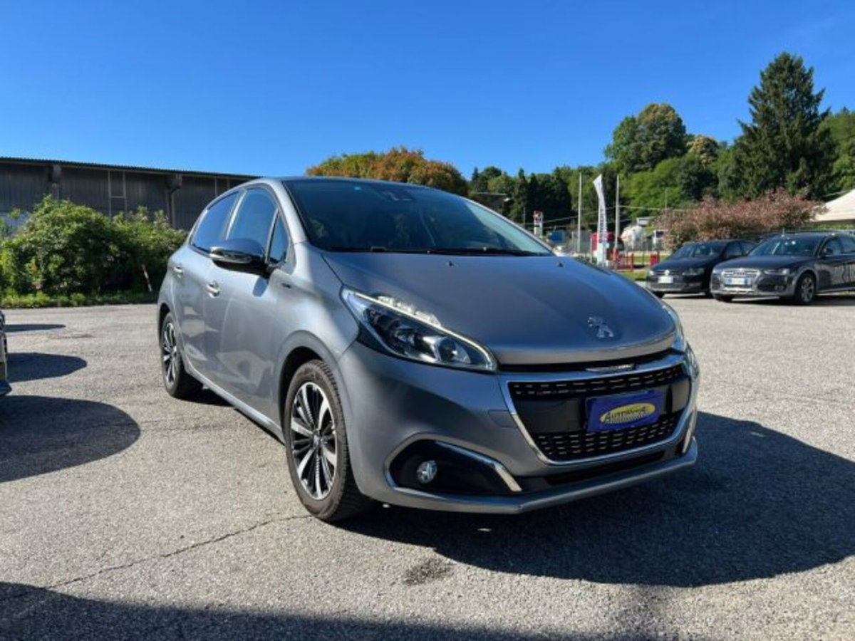 Peugeot 208 82 Stop&Start 5 porte Signature (5)
