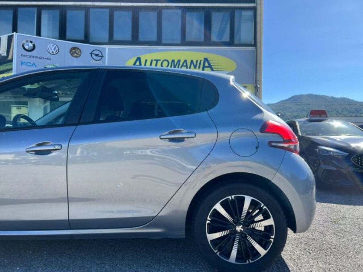 Peugeot 208 82 Stop&Start 5 porte Signature (6)