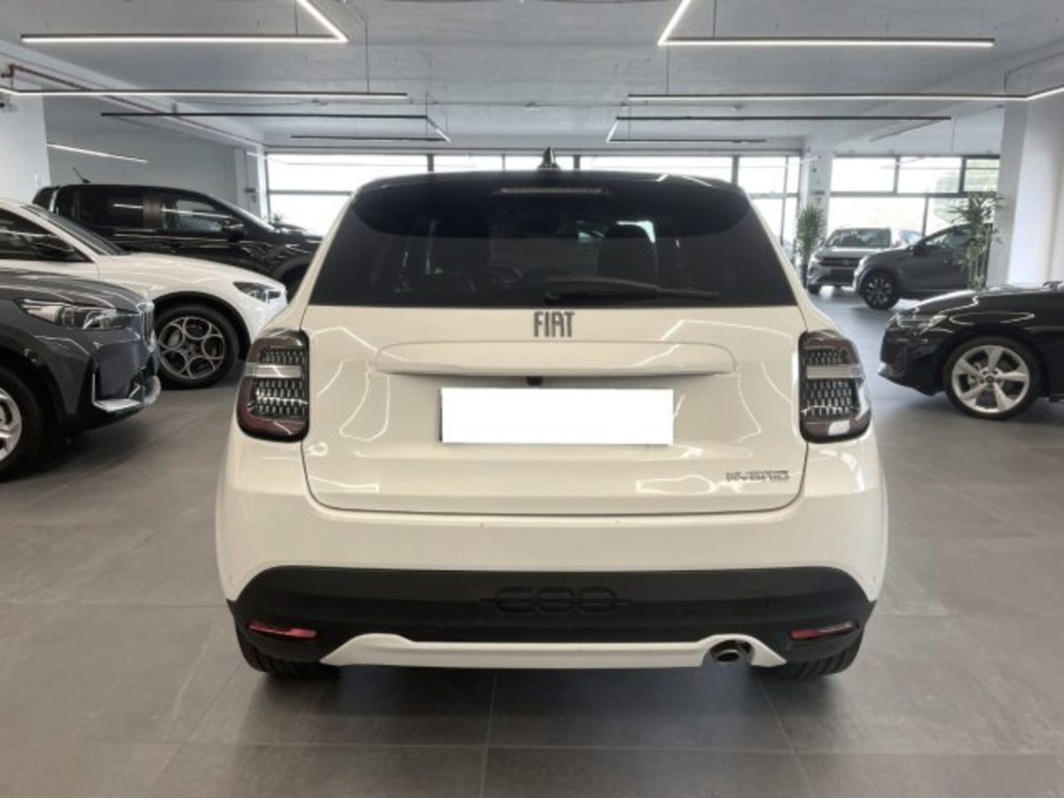 Fiat 600 1.2 hybrid La Prima 110cv auto (11)