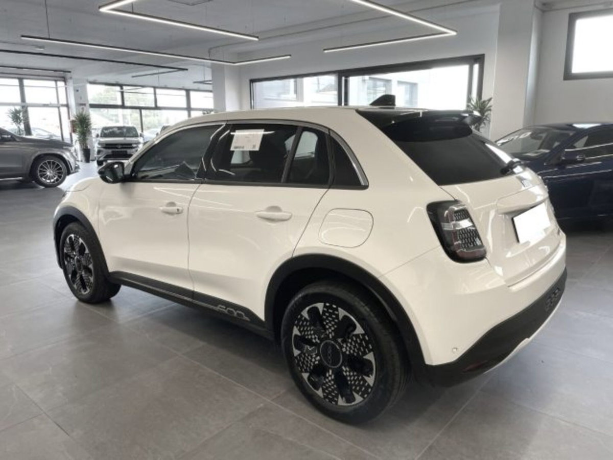 Fiat 600 1.2 hybrid La Prima 110cv auto (12)