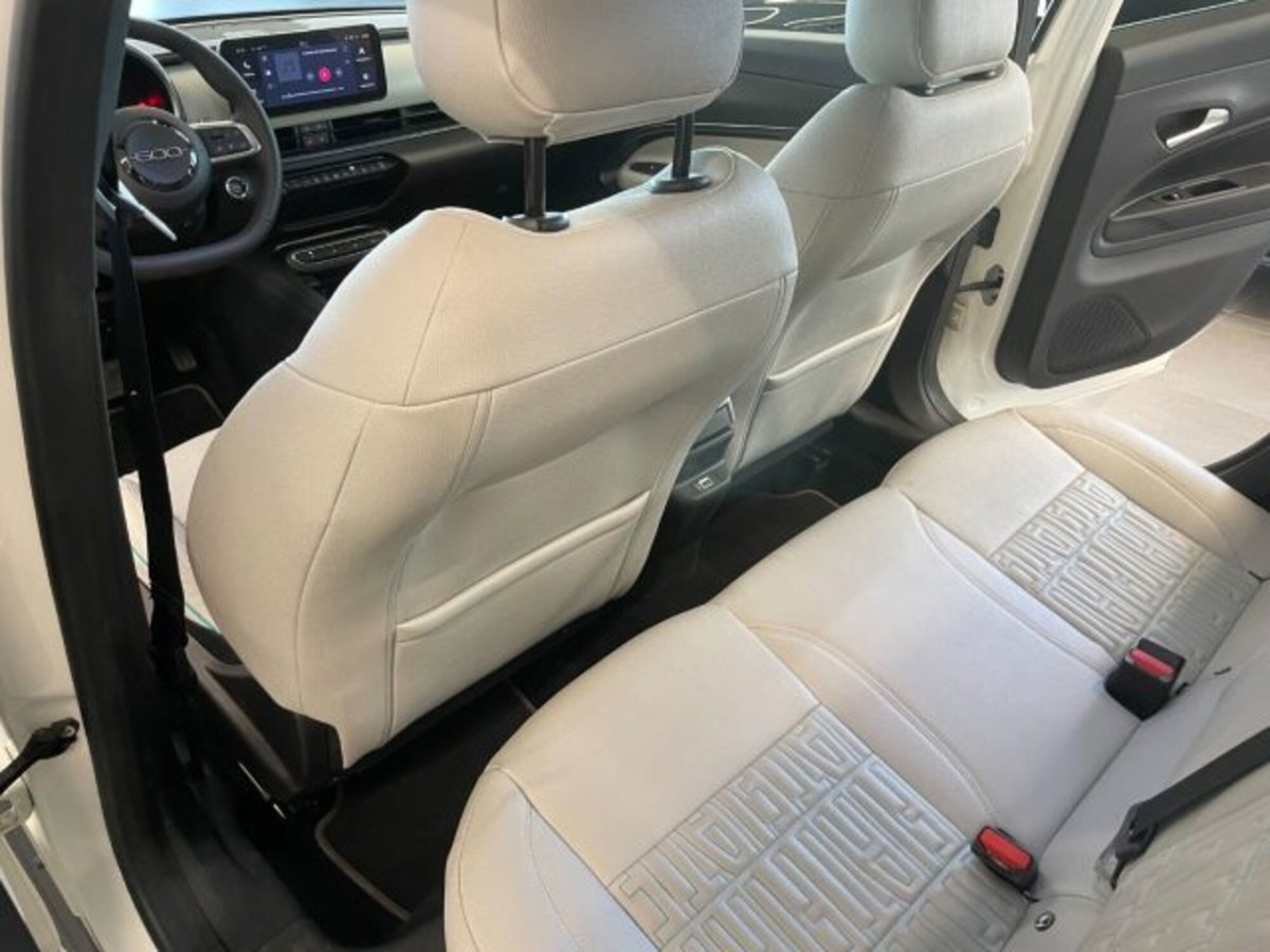 Fiat 600 1.2 hybrid La Prima 110cv auto (17)