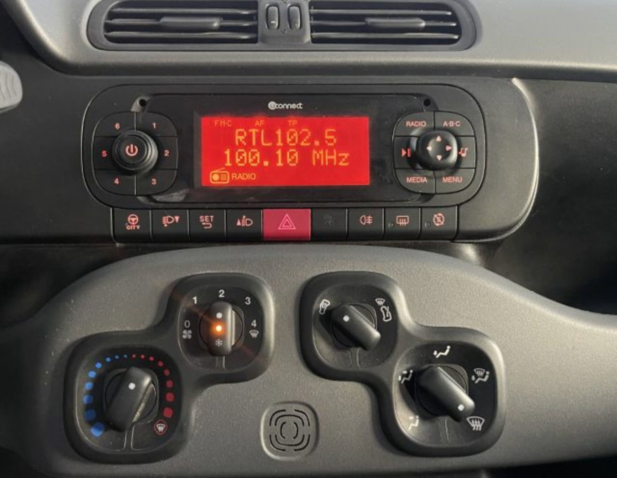 Fiat Panda 1.0 firefly hybrid s&s 70cv 5p.ti (8)
