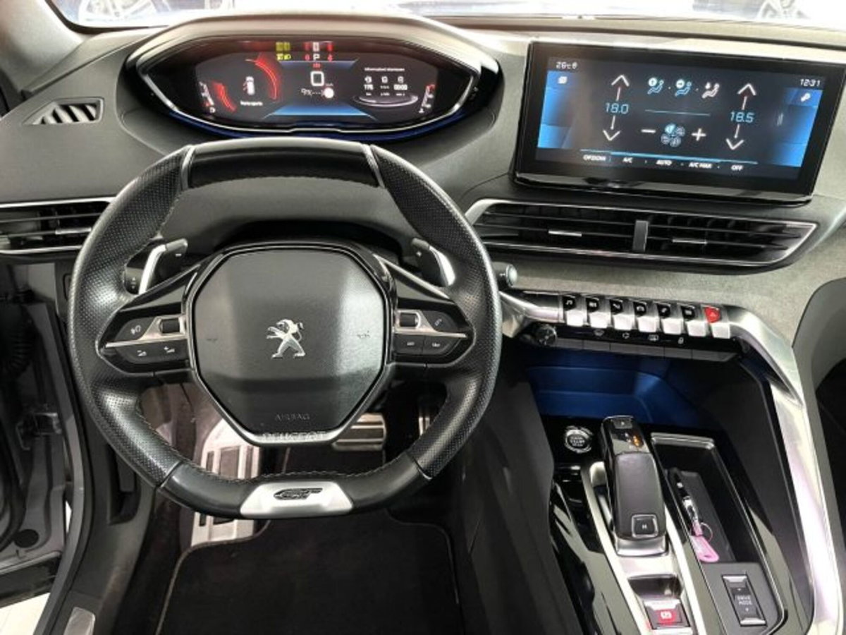 Peugeot 3008 BlueHDi 130 S&S EAT8 GT (16)