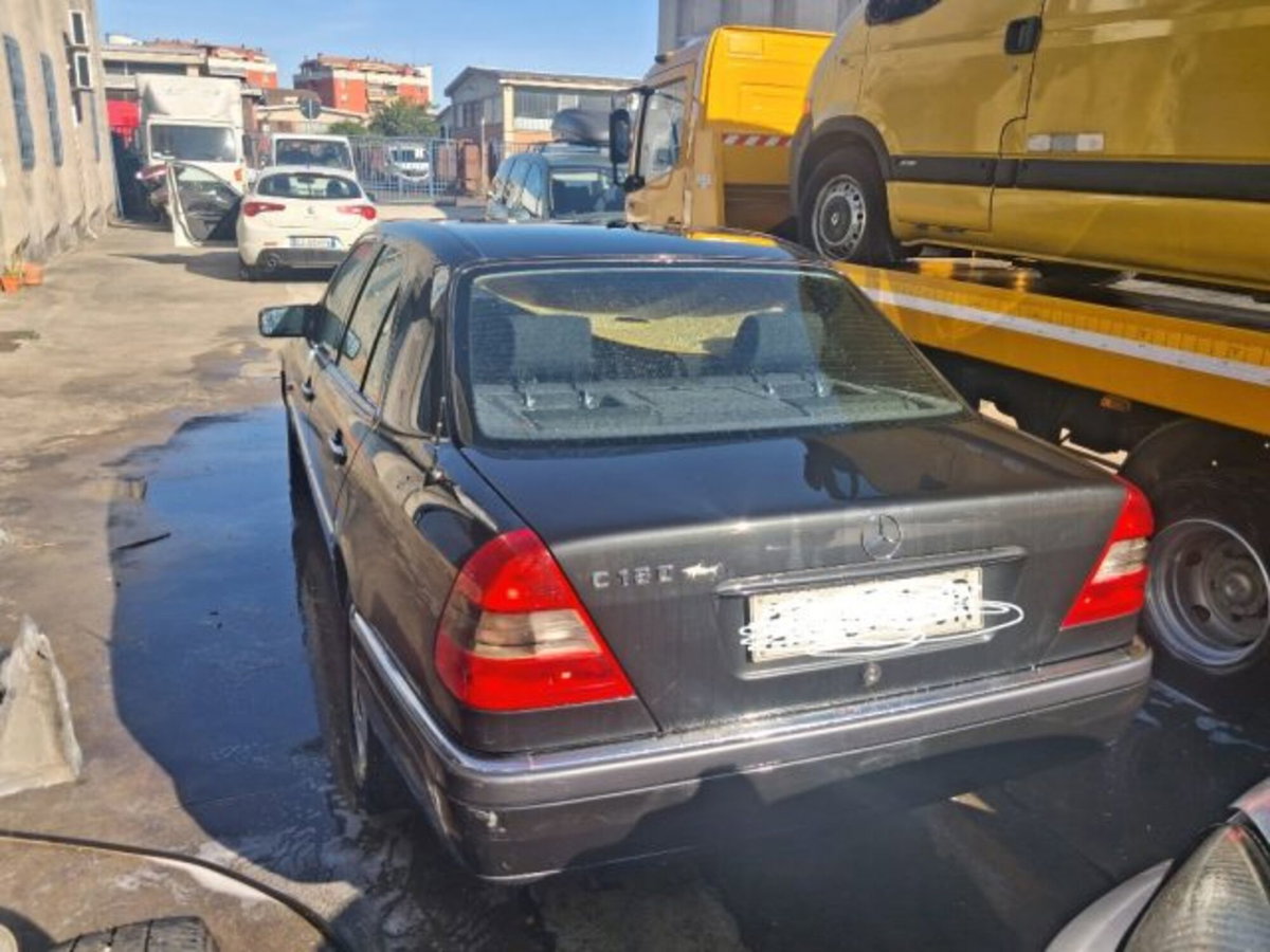 Mercedes-Benz Classe C 180 cat Classic (2)