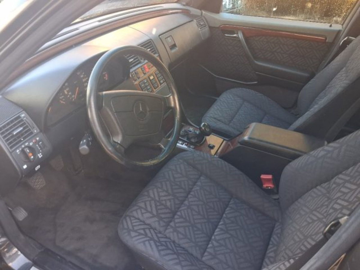 Mercedes-Benz Classe C 180 cat Classic (4)
