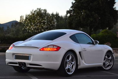 Porsche Cayman 2.7 (2)