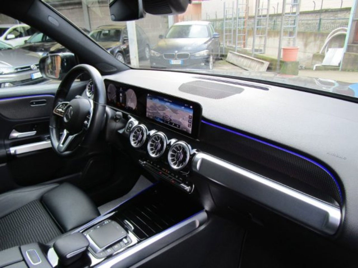 Mercedes-Benz GLB 200 d Automatic 4Matic Sport Plus (17)
