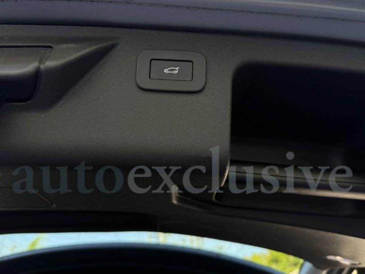 Land Rover Discovery Sport 2.0 eD4 163 CV 2WD R-Dynamic SE (17)