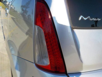 Lancia Musa 1.3 Mjt 16V 95 CV DPF Oro (11)
