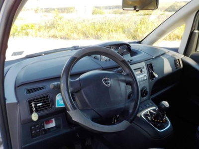 Lancia Musa 1.3 Mjt 16V 95 CV DPF Oro (13)