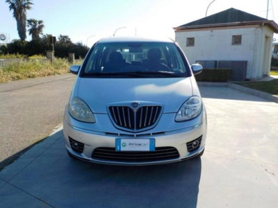 Lancia Musa 1.3 Mjt 16V 95 CV DPF Oro (2)