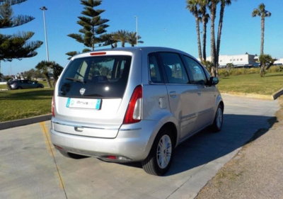 Lancia Musa 1.3 Mjt 16V 95 CV DPF Oro (4)