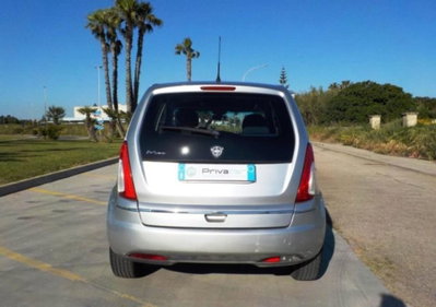 Lancia Musa 1.3 Mjt 16V 95 CV DPF Oro (5)