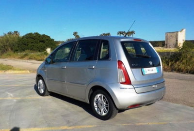 Lancia Musa 1.3 Mjt 16V 95 CV DPF Oro (6)