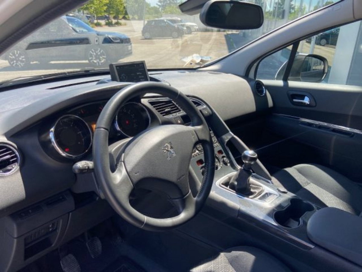 Peugeot 3008 1.6 HDi 115CV Active (11)