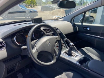 Peugeot 3008 1.6 HDi 115CV Active (11)