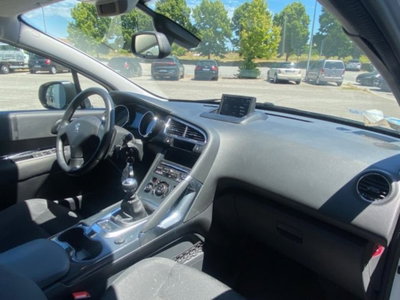 Peugeot 3008 1.6 HDi 115CV Active (13)
