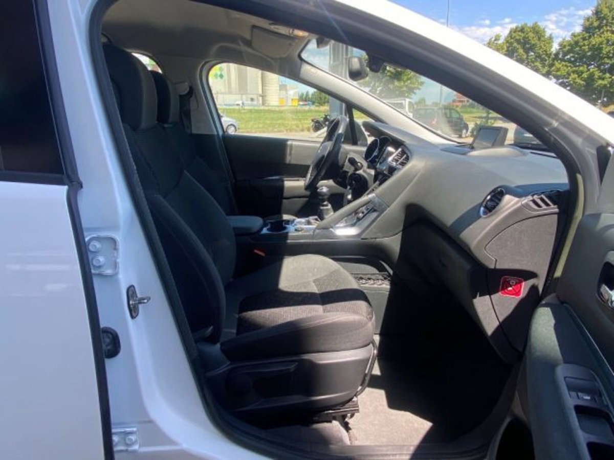 Peugeot 3008 1.6 HDi 115CV Active (14)