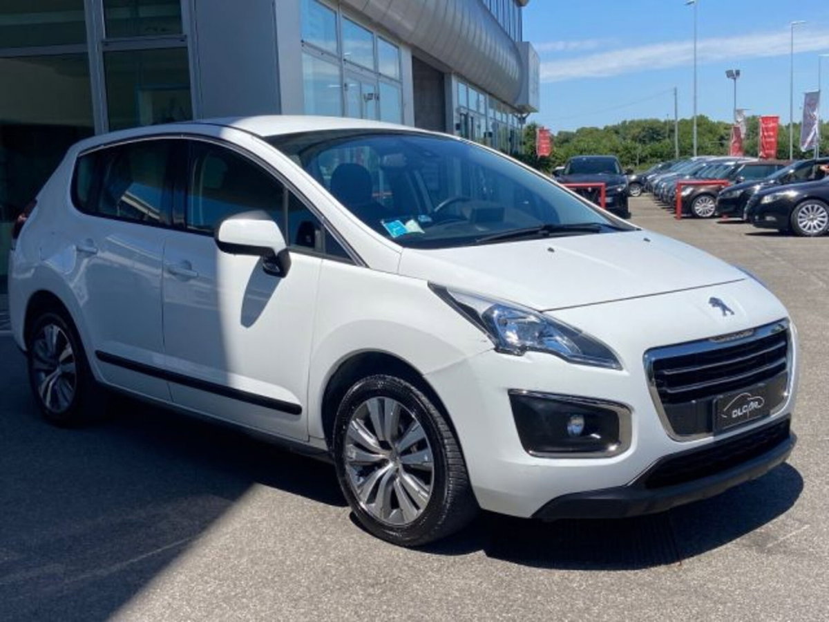 Peugeot 3008 1.6 HDi 115CV Active (2)