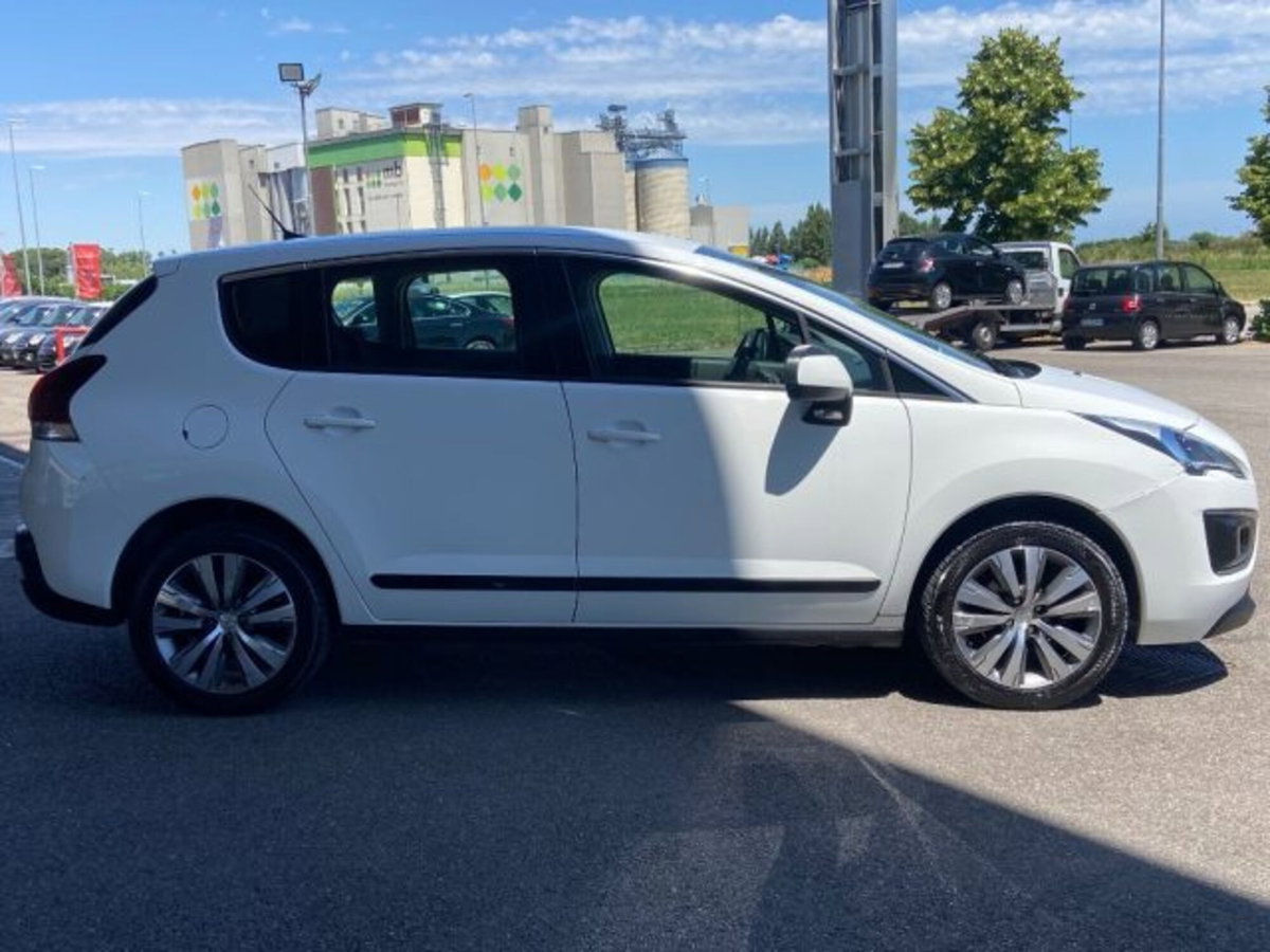 Peugeot 3008 1.6 HDi 115CV Active (7)