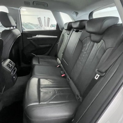 Audi Q5 40 TDI quattro S tronic Business (15)