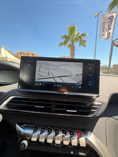Peugeot 3008 BlueHDi 130 S&S EAT8 GT (16)