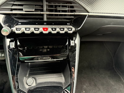 Peugeot 2008 PureTech 130 S&S EAT8 Allure Pack (10)