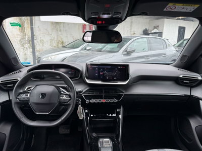 Peugeot 2008 PureTech 130 S&S EAT8 Allure Pack (18)