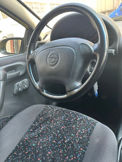 Opel Tigra 16V cat (14)